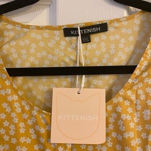 Runs very small size xxl fits like l